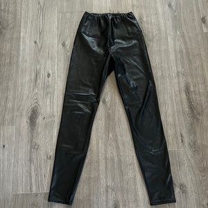 Wilfred free Daria Vegan Leather Legging